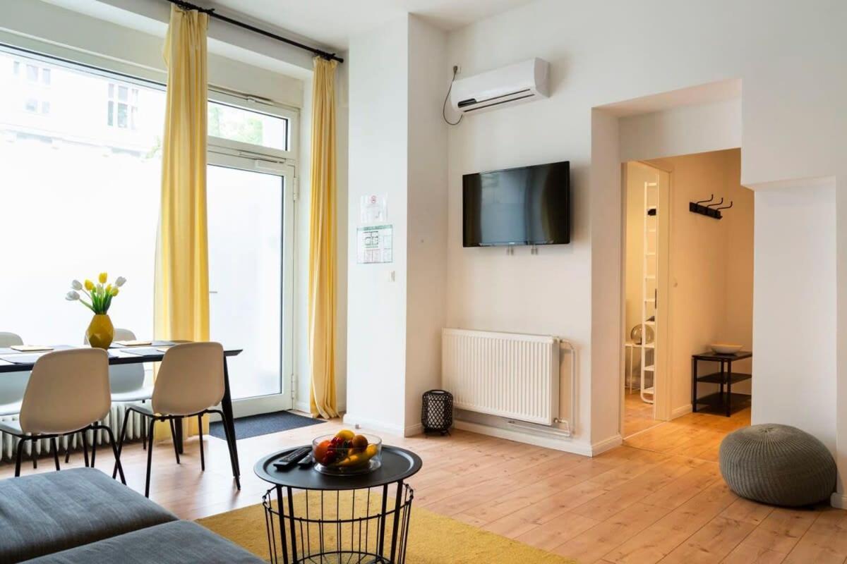 Kudamm Plus Ac Plus Selfcheckin Plus Free Street Parking Berlino Esterno foto